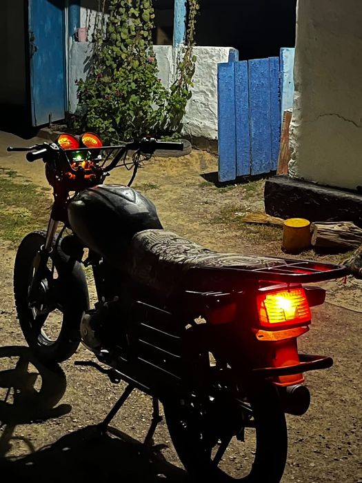 Мотоцикл GSX150 кубовый срочна продам