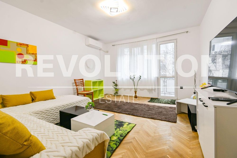 Дава се под наем Двустаен апартамент в София, Лозенец - 60 кв.м за 612 € - Снимка #1