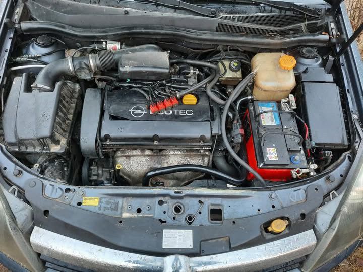 Dezmebrez opel astra h 1.6 benzina