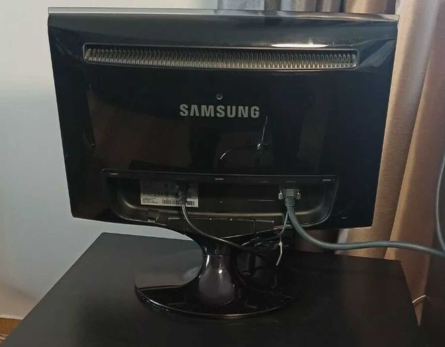 Монитор/TV 20"inch/51 cm.Samsung SyngMasterT200HD Rose Black TV Tuner