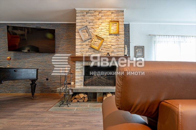 Продава се Магазин в Априлци - 2500 кв.м за 700 €/кв.м - Снимка #5