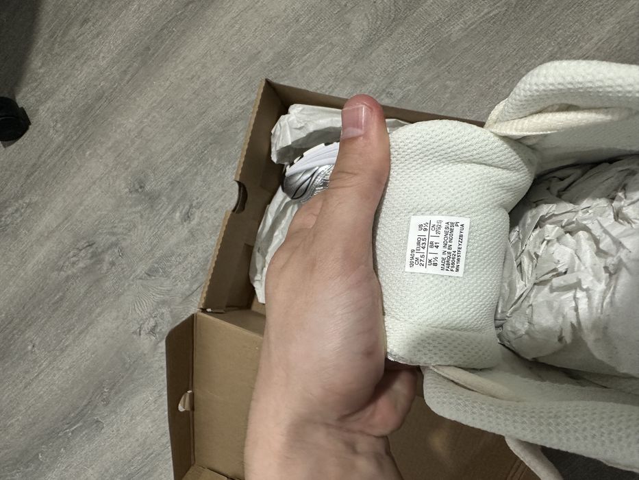 ASICS Gel Kayano 14 43.5 Cream/Black