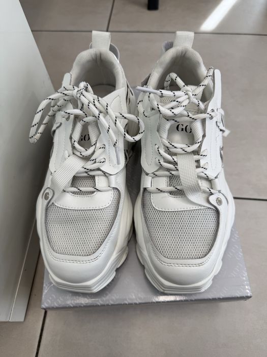 Спортни обувки,много запазени