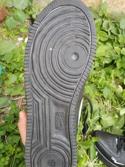 Обувки NIKE НОВИ !!!