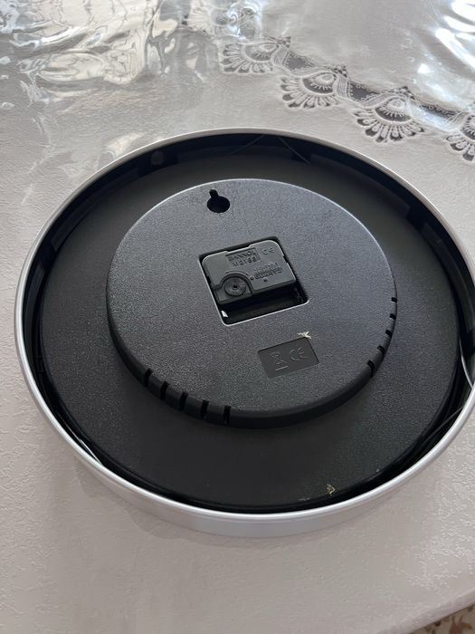 Настенные часы (на батарейке, рабочие)