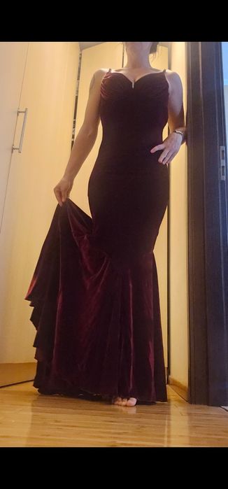 Vând Rochie Eveniment Din Catifea Bordo