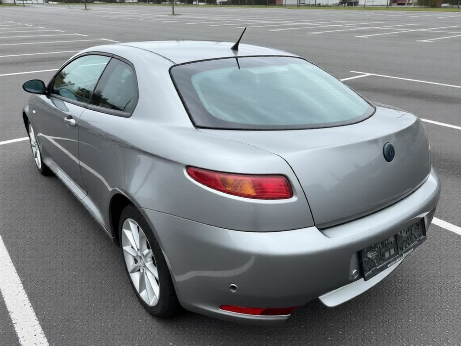 Alfa Romeo GT 2004 benzină, 999 € — imagine 3