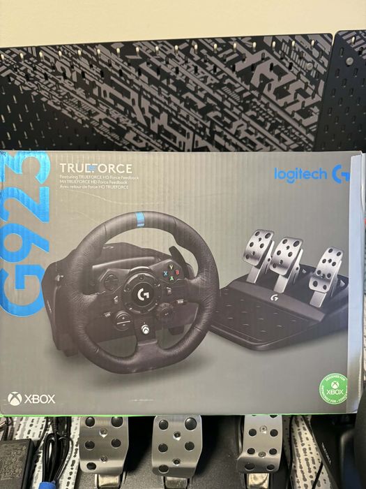 Комплект кормило Logitech G923 + скоростен лост