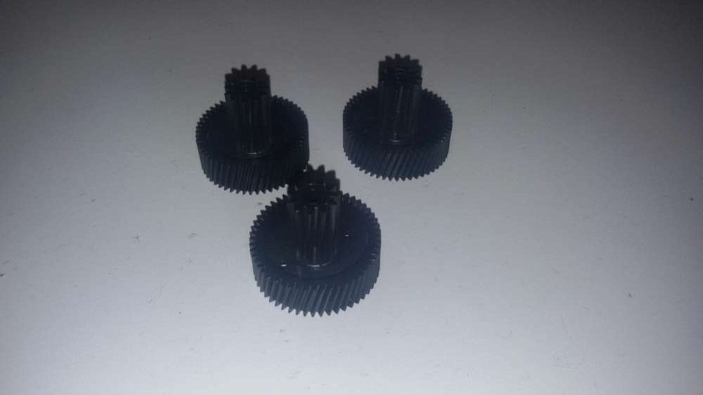 Vând roți dințate masina tocat Moulinex