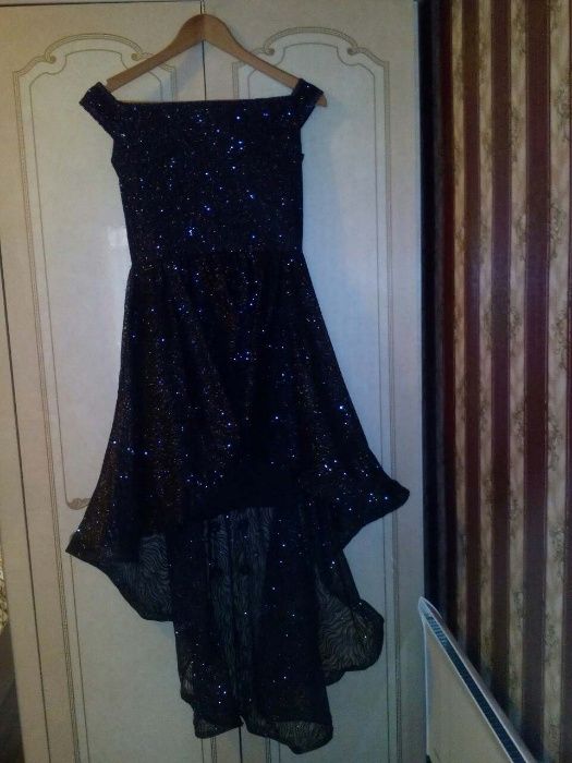 Продавам рокля, размер S
