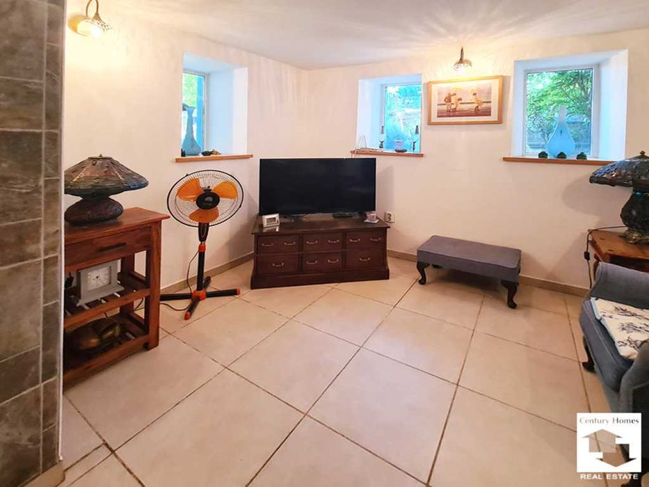 145310 Реновирана и готова за живеене къща в с. Куцина, Велико Търново