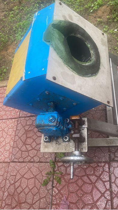 Продам индукцонный печь для плавки