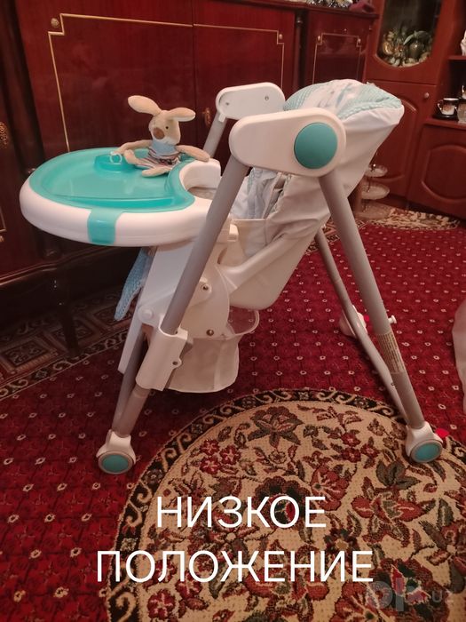 Недорого, универсальный стульчик для кормления ребёнка .
