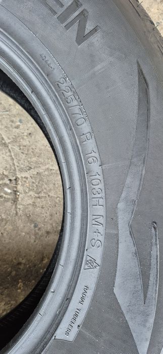 4 anvelope iarna Vredestein 225/70/16.Pretul este pe bucata.