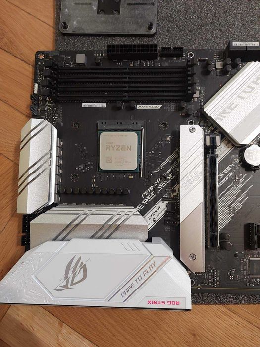 AMD Ryzen 7 5800X + Asus Rog StriX B550-A Gaming