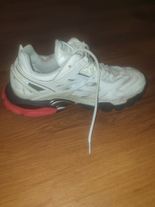 Продам баленсиага трак 2