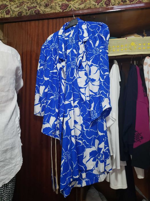 Rochii 30lei, bluze 20 lei si paltoane de dama 60lei  masura 48-50