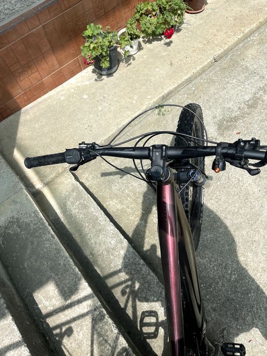Giant mountain e-bike