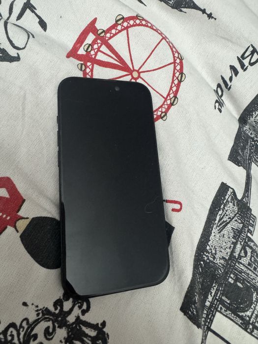 Продам айфон 15 128 гб