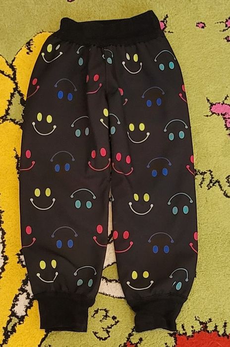 Vând pantaloni softshell