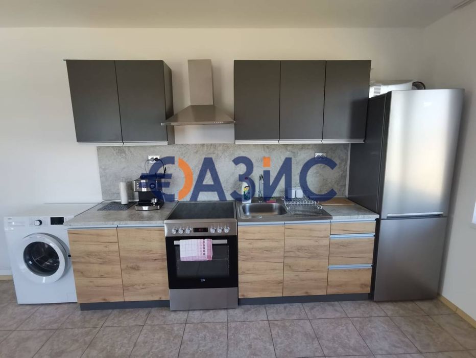 Красива вила в еко комплекс "Св. Влад" до плажа Иракли, с. Баня,