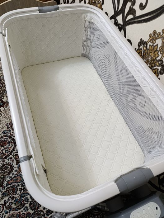 Elektron lyuyka holati yengi