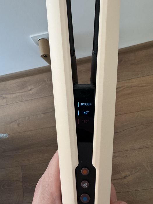 Dyson airstrait преса сешоар