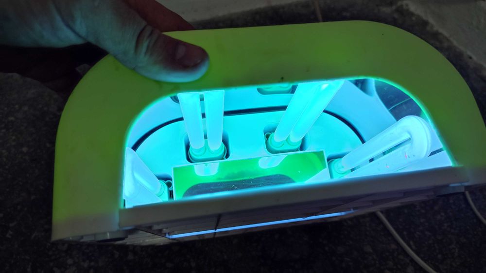 Lampa pentru unghii cu gel