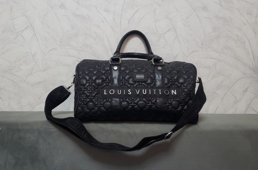 Guess , LV, Karl... дамски чанти и раници, клъч и портмонета, кардхолд