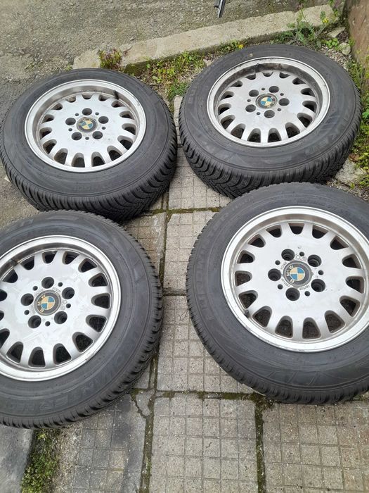 Продава оригинални алуминиеви джанти с гуми,BMW,15 цола