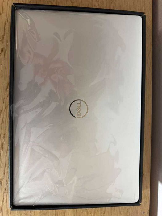 Laptop DELL XPS 15 7590 I7-9750H 16GB RAM 512GB SSD 97WHr