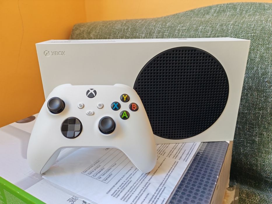 Xbox series s 512GB и волан Thrustmaster tmx force feedback