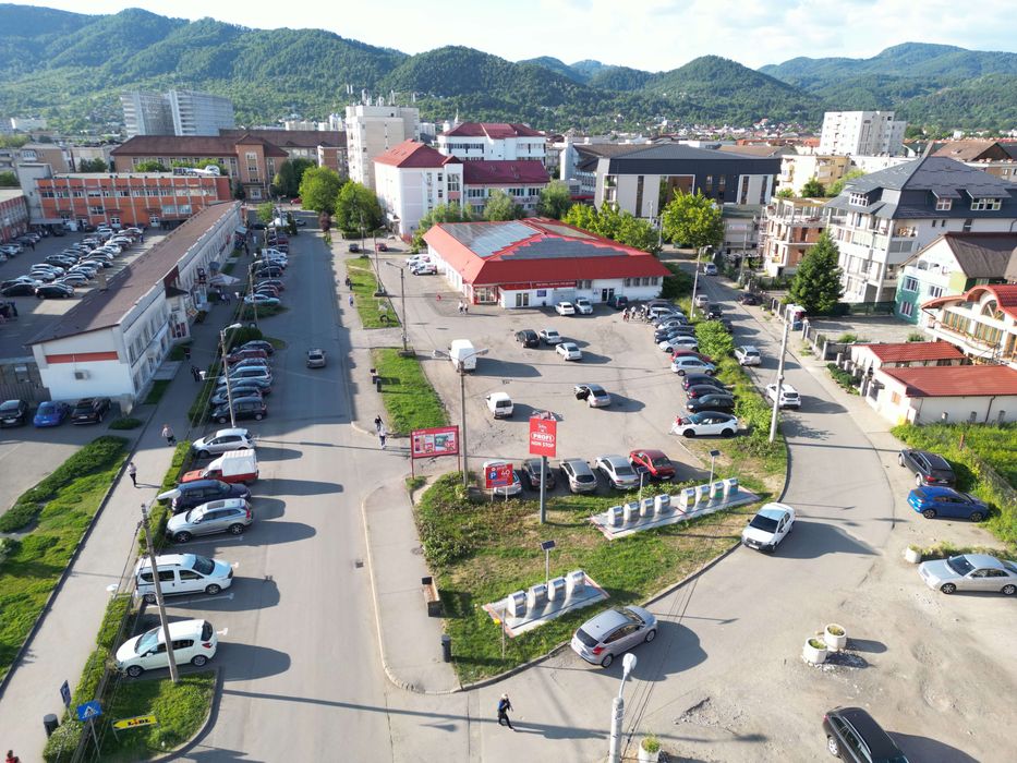 Cladire comerciala cu parcare proprie de vanzare in Baia Mare