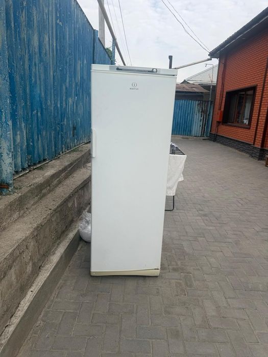 Морозильник Indesit
