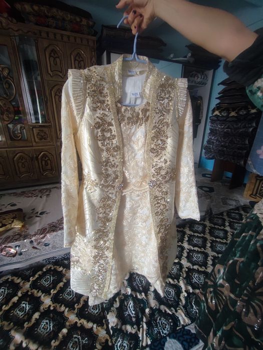 Ansanbl holati zoʻr kam kiyilgan.