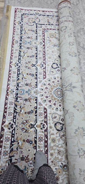 Ковер турецская шелковая почти новая. Сегодня после 1-ой стирки. Цена