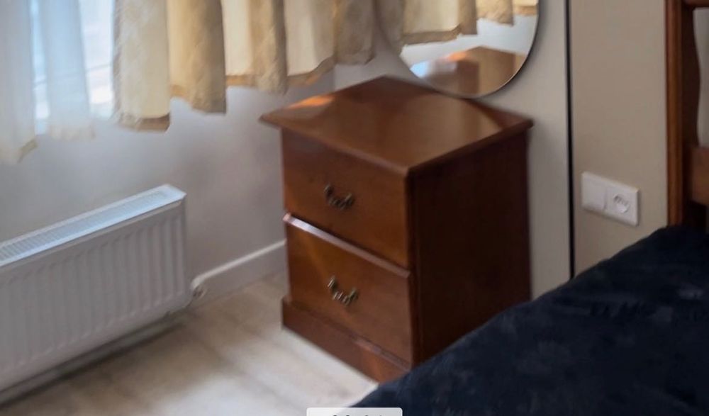 Продам тумбочки деревянные Малайзия