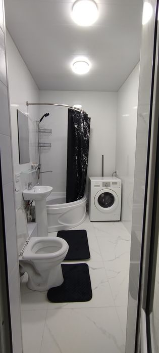 Аренда, 1 в 2, Рисовый базар, банковской дом