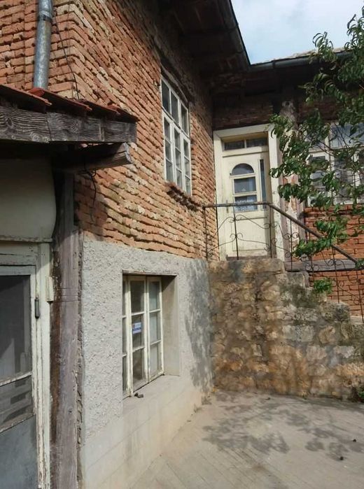 Продава се Къща в с. Никола Козлево, Област Шумен - 100 кв.м за 347 €/кв.м - Снимка #1