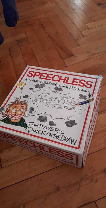 Vând jocuri de societate / boardgames