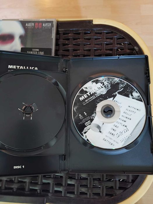 dvd uri cd uri - Carti - Muzica - Filme | OLX.ro