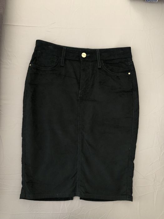 Fusta Guess, din catifea.