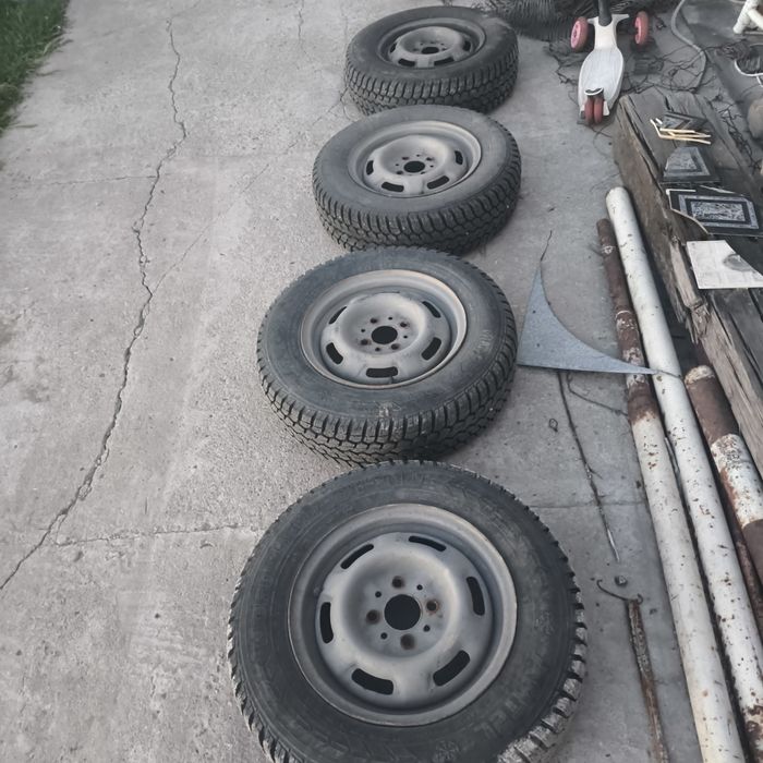 Зимние шины 175/70/R13
