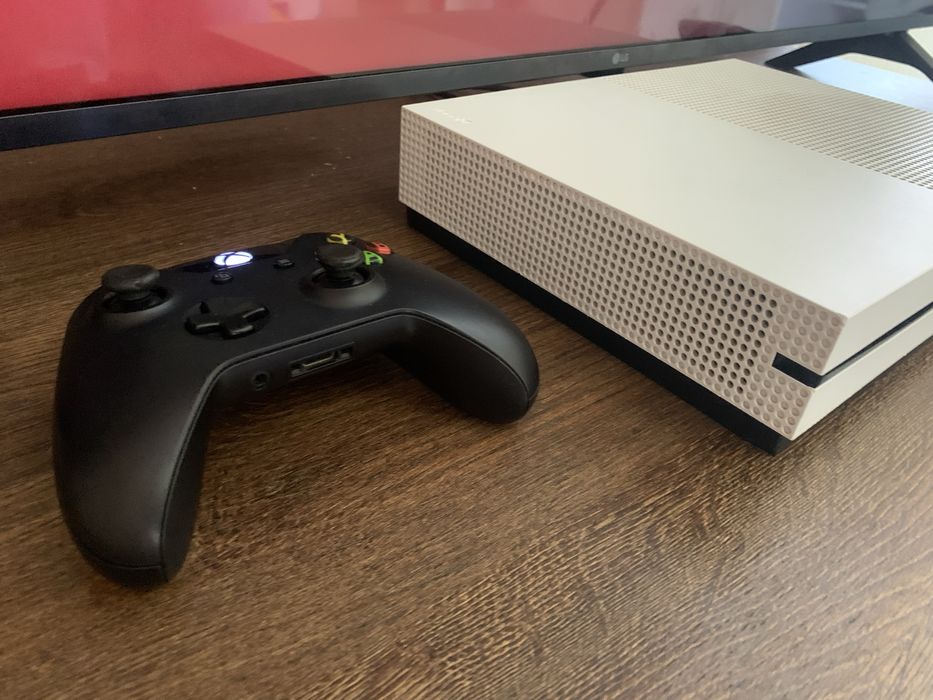 Xbox One S 512GB URGENT!