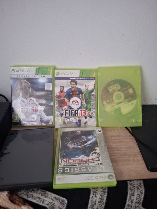 Vând xbox 360 E in stare bună