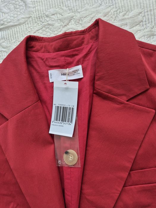 Стилен дамски сет къси панталони и елек  на Mango