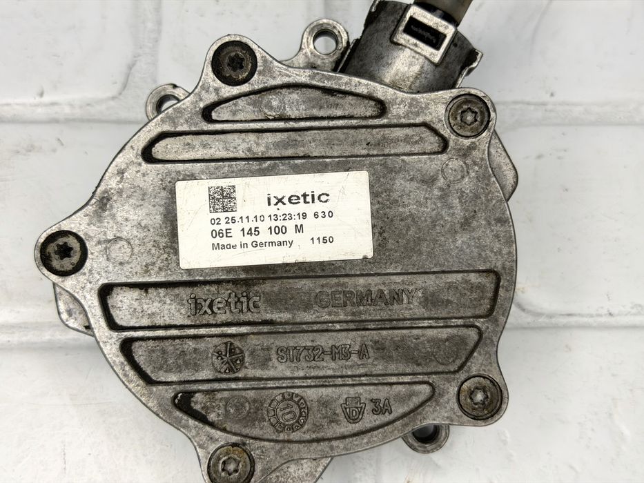 Вакуум помпа AUDI 3.0TFSI 06E145100M