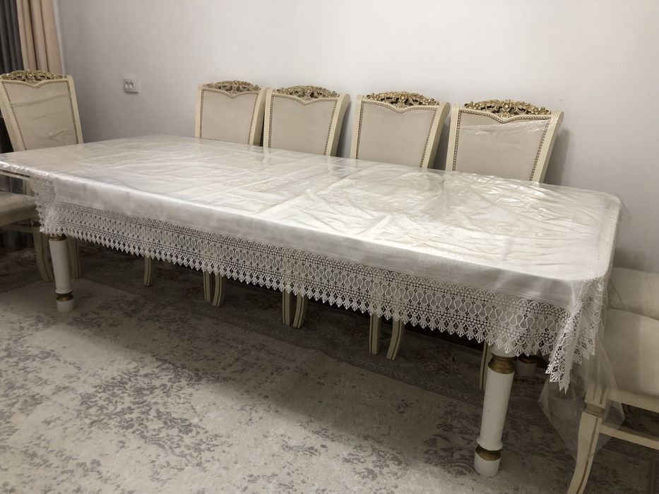 Продается стол,хорошем состоянии ,2 метра