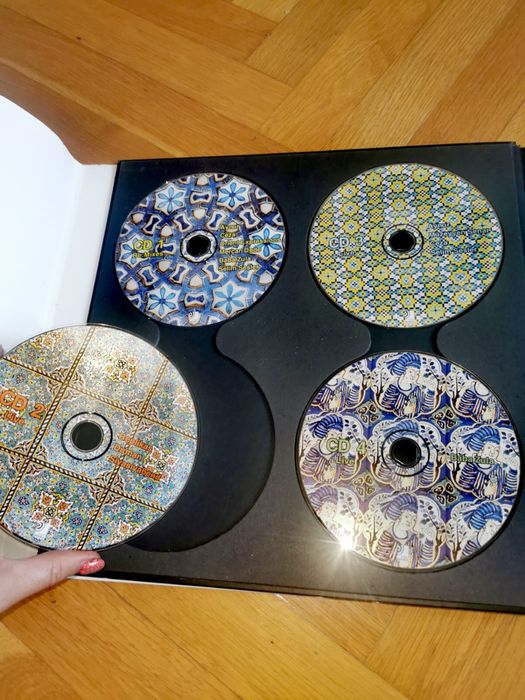 Книга с музикални дискове турска музика модерна традиционна етно поп !