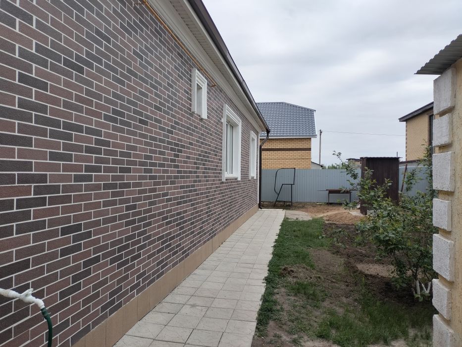 Продам дом  район гипермаркет Дина